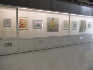 柳本富子の足音　1階ガラス展示