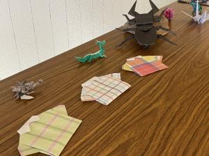 折り紙コーナー　見本の折り紙
