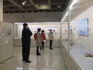 土曜日の様子　展示を観られる来館者さま