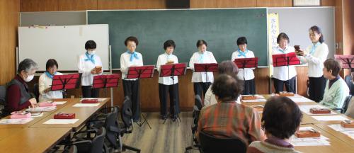 スマイルカリンバ三木のみなさんによる演奏