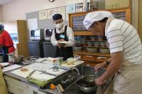 かんてん煮ている