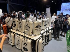 スーツケースプロジェクトの展示