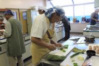 ピーマンうぃ切っている