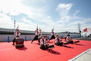 別所ともえ太鼓会の演奏の様子です