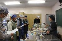 前に集合している