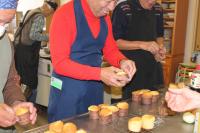 焼きあがったカップケーキの