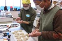 コロッケの形作り