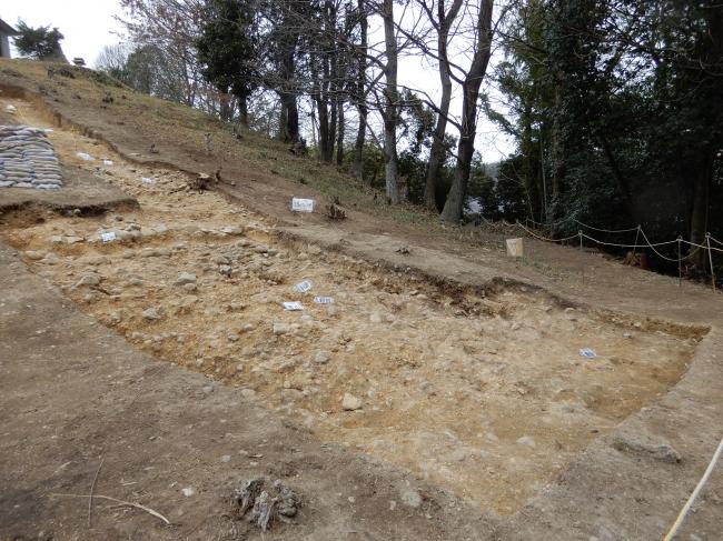 愛宕山古墳後円部発掘調査