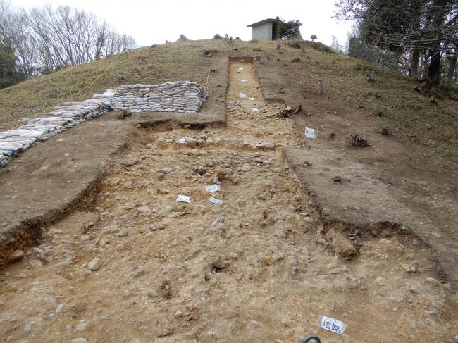 愛宕山古墳発掘調査2