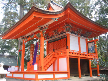 天津神社（改修後）の写真