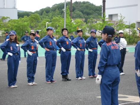 隊の整列（右へ～ならえ）の画像