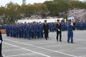 消防団員の部隊行進の画像