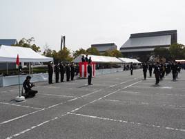 消防職員・消防団員が行進の画像1